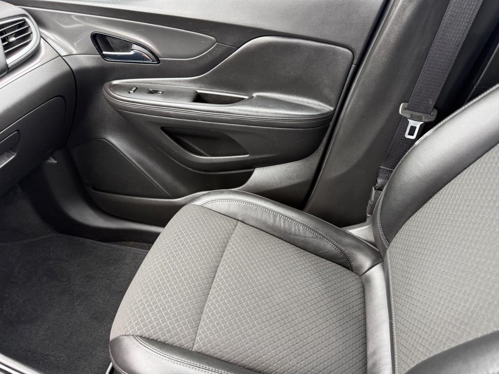 Buick Encore Vehicle Full-screen Gallery Image 20
