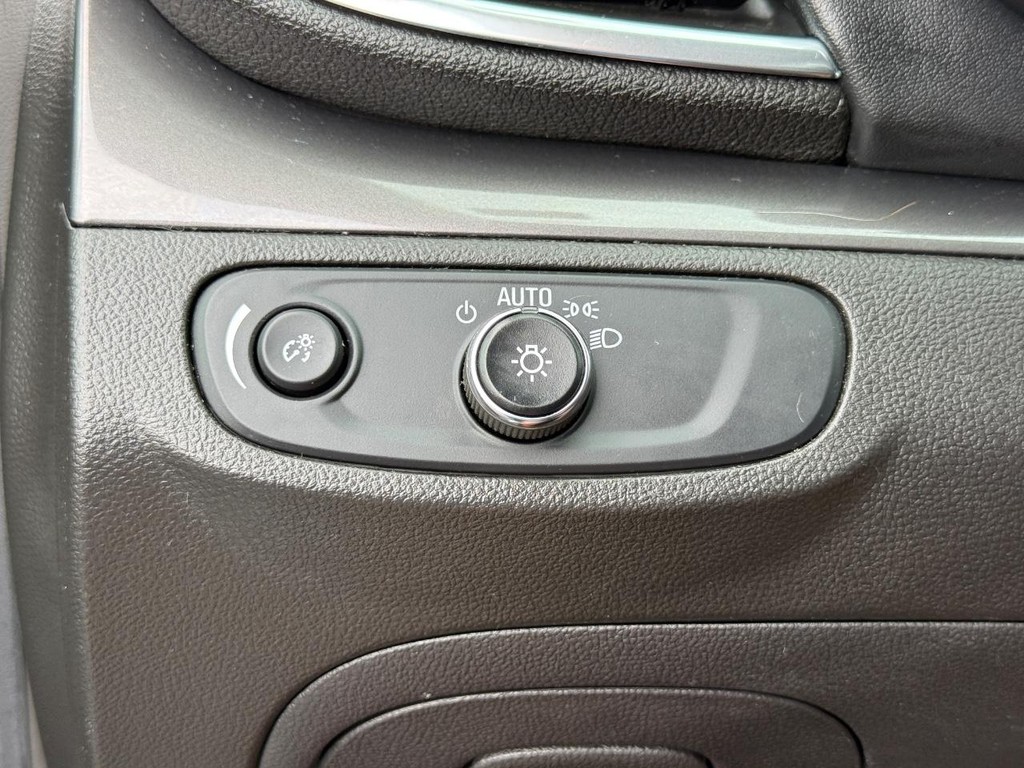 Buick Encore Vehicle Full-screen Gallery Image 22