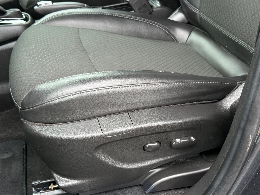 Buick Encore Vehicle Full-screen Gallery Image 24