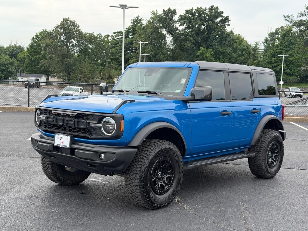 Ford Bronco Vehicle Full-screen Gallery Image 08