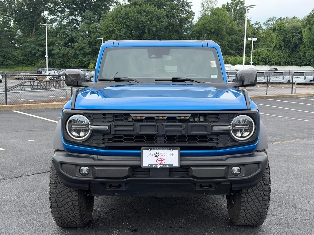 Ford Bronco Vehicle Full-screen Gallery Image 09