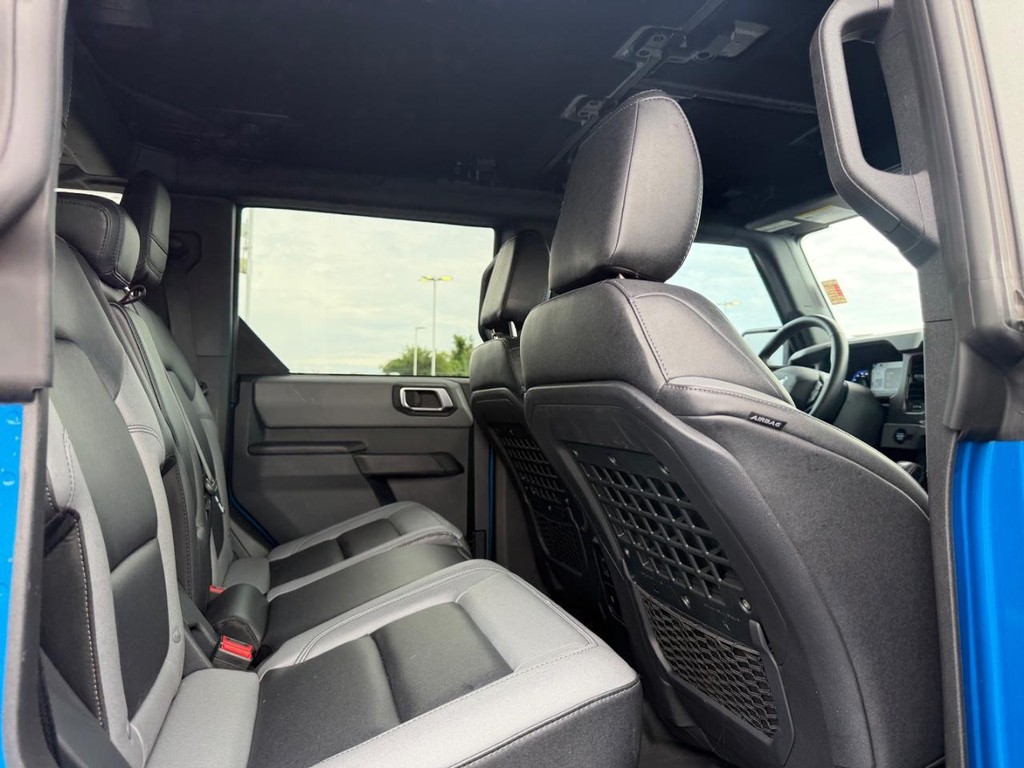 Ford Bronco Vehicle Full-screen Gallery Image 10