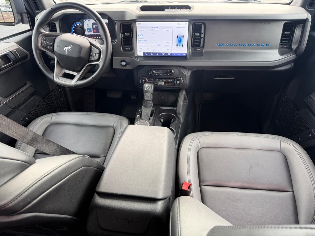 Ford Bronco Vehicle Full-screen Gallery Image 11