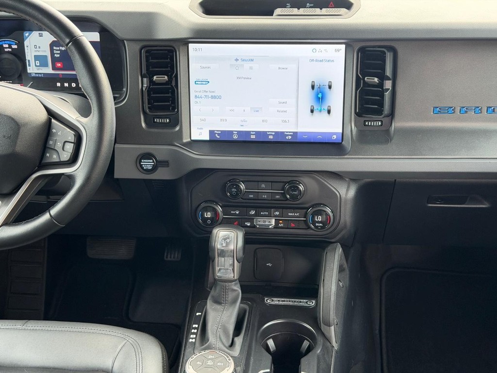Ford Bronco Vehicle Full-screen Gallery Image 13