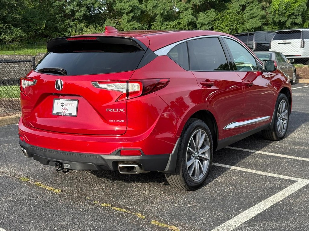 Acura RDX Vehicle Full-screen Gallery Image 03