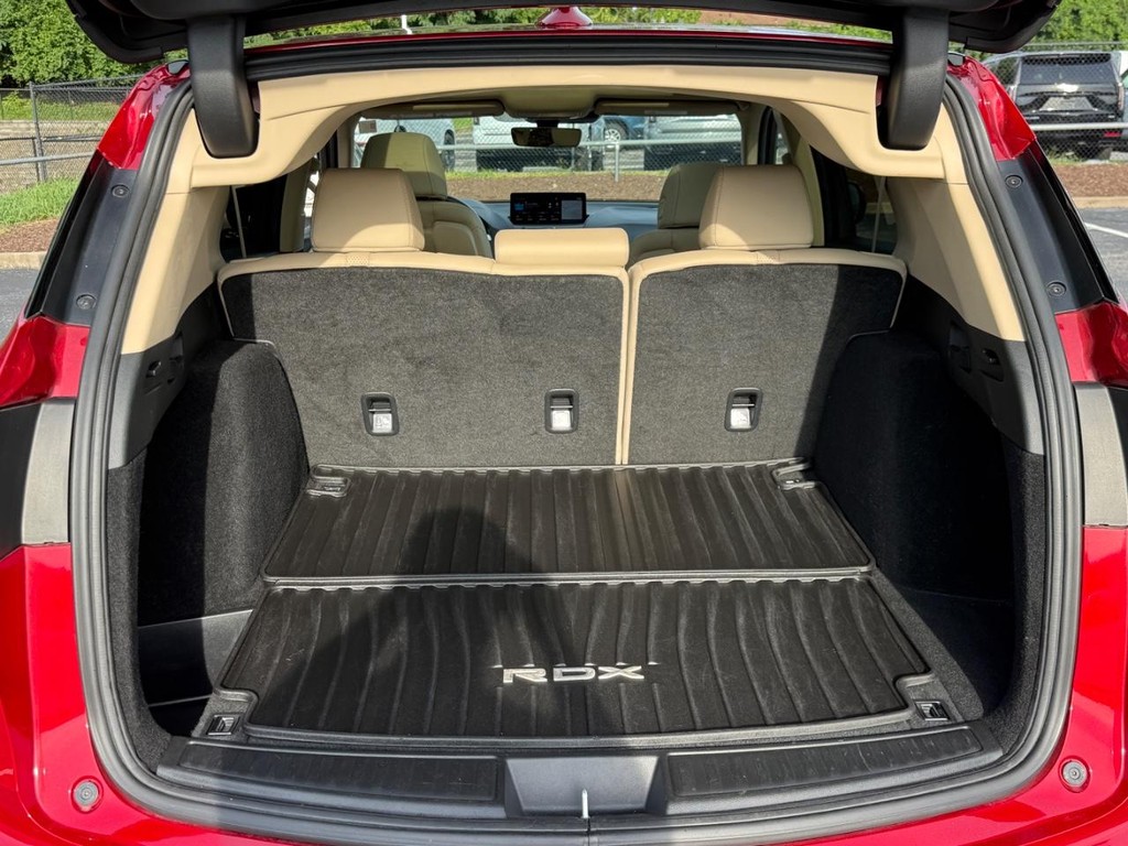 Acura RDX Vehicle Full-screen Gallery Image 04