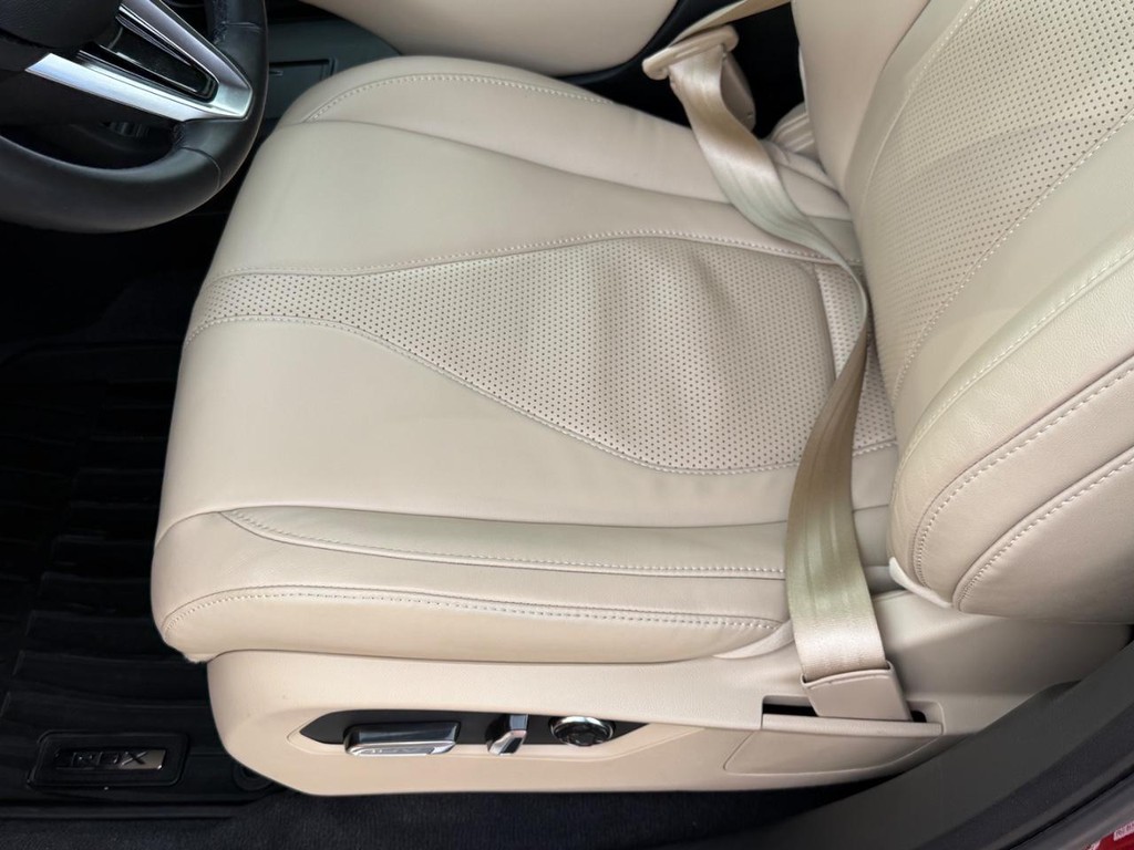 Acura RDX Vehicle Full-screen Gallery Image 17