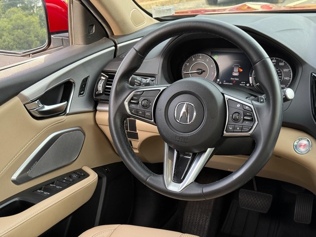 Acura RDX Vehicle Full-screen Gallery Image 10