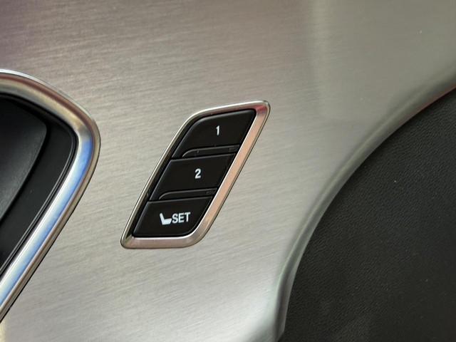 Acura RDX Vehicle Full-screen Gallery Image 14