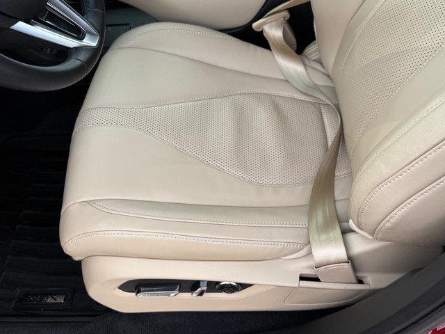 Acura RDX Vehicle Full-screen Gallery Image 15