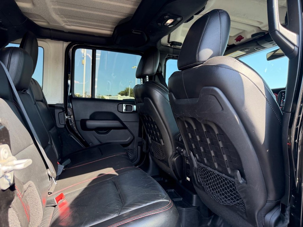 Jeep Wrangler Unlimited Vehicle Full-screen Gallery Image 10