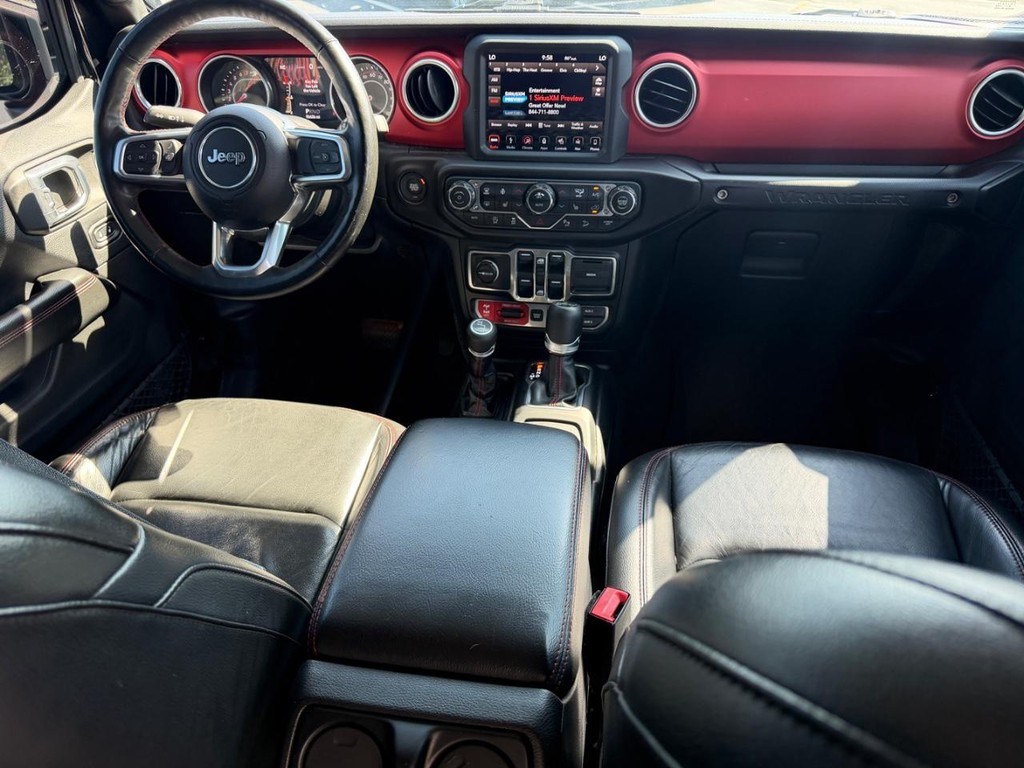 Jeep Wrangler Unlimited Vehicle Full-screen Gallery Image 11