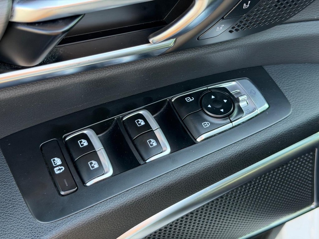 Kia Telluride Vehicle Full-screen Gallery Image 16