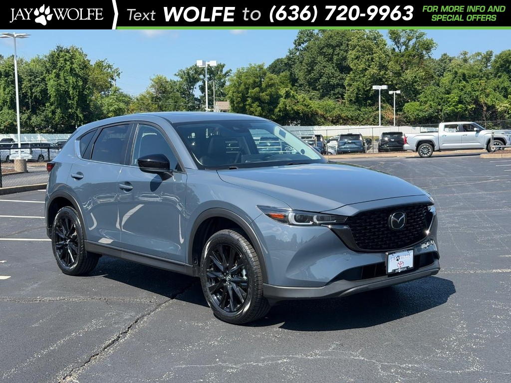 Mazda CX-5 Vehicle Full-screen Gallery Image 01