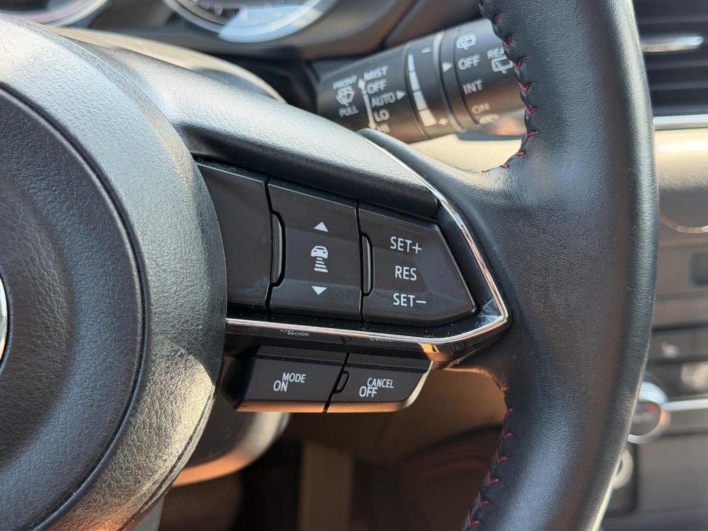 Mazda CX-5 Vehicle Full-screen Gallery Image 18