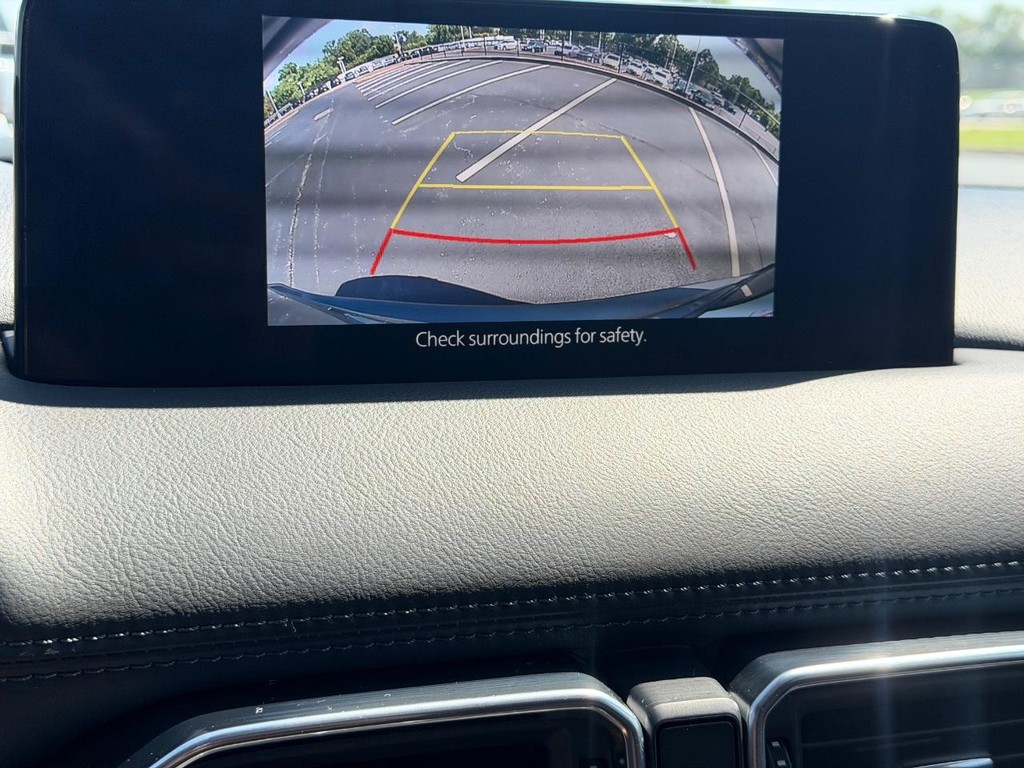 Mazda CX-5 Vehicle Full-screen Gallery Image 21