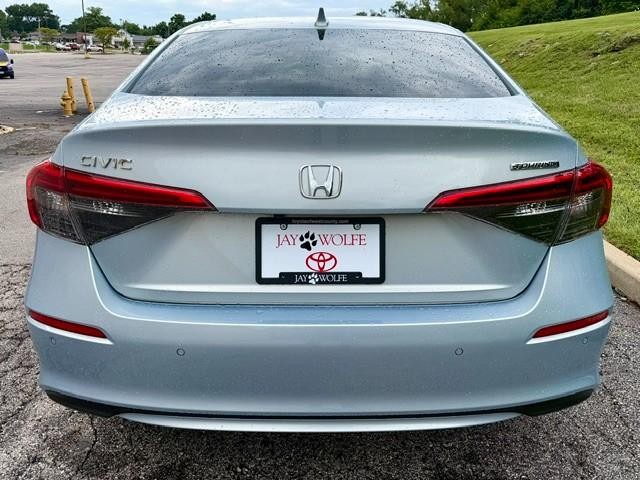 Honda Civic Sedan Vehicle Full-screen Gallery Image 05