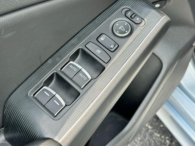 Honda Civic Sedan Vehicle Full-screen Gallery Image 16