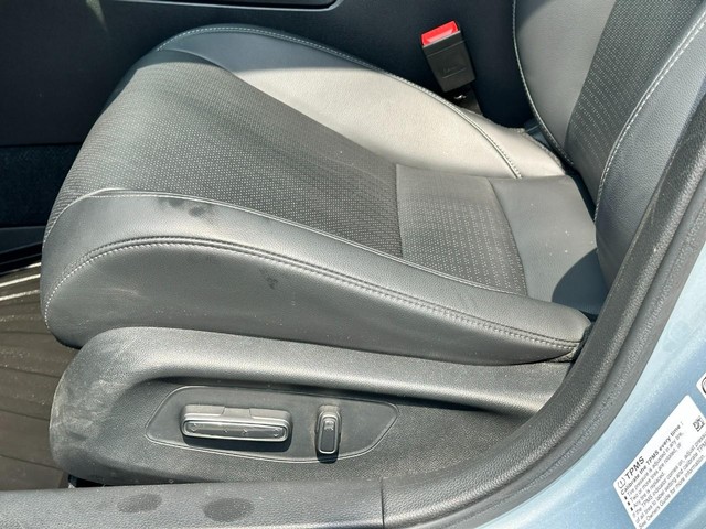 Honda Civic Sedan Vehicle Full-screen Gallery Image 17