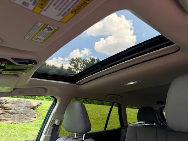 Subaru Outback Vehicle Full-screen Gallery Image 07