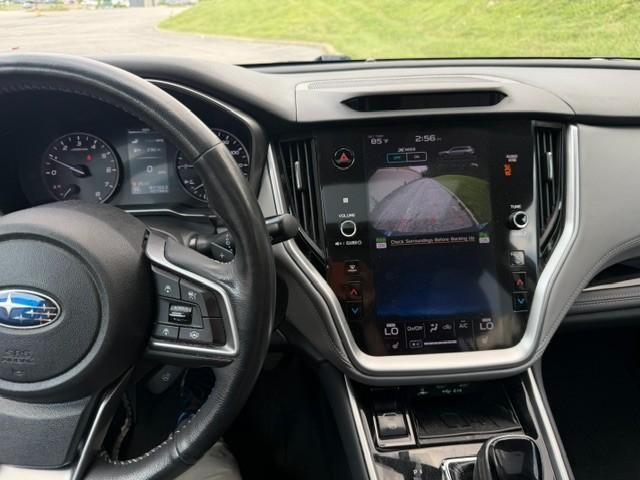 Subaru Outback Vehicle Full-screen Gallery Image 09