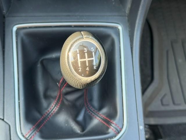 Subaru Impreza Vehicle Full-screen Gallery Image 08