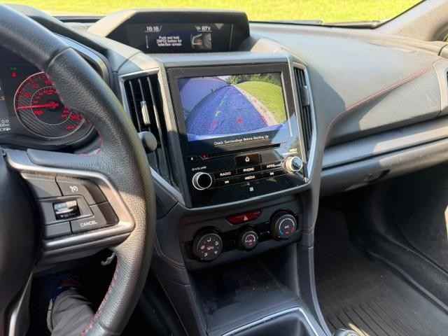 Subaru Impreza Vehicle Full-screen Gallery Image 09