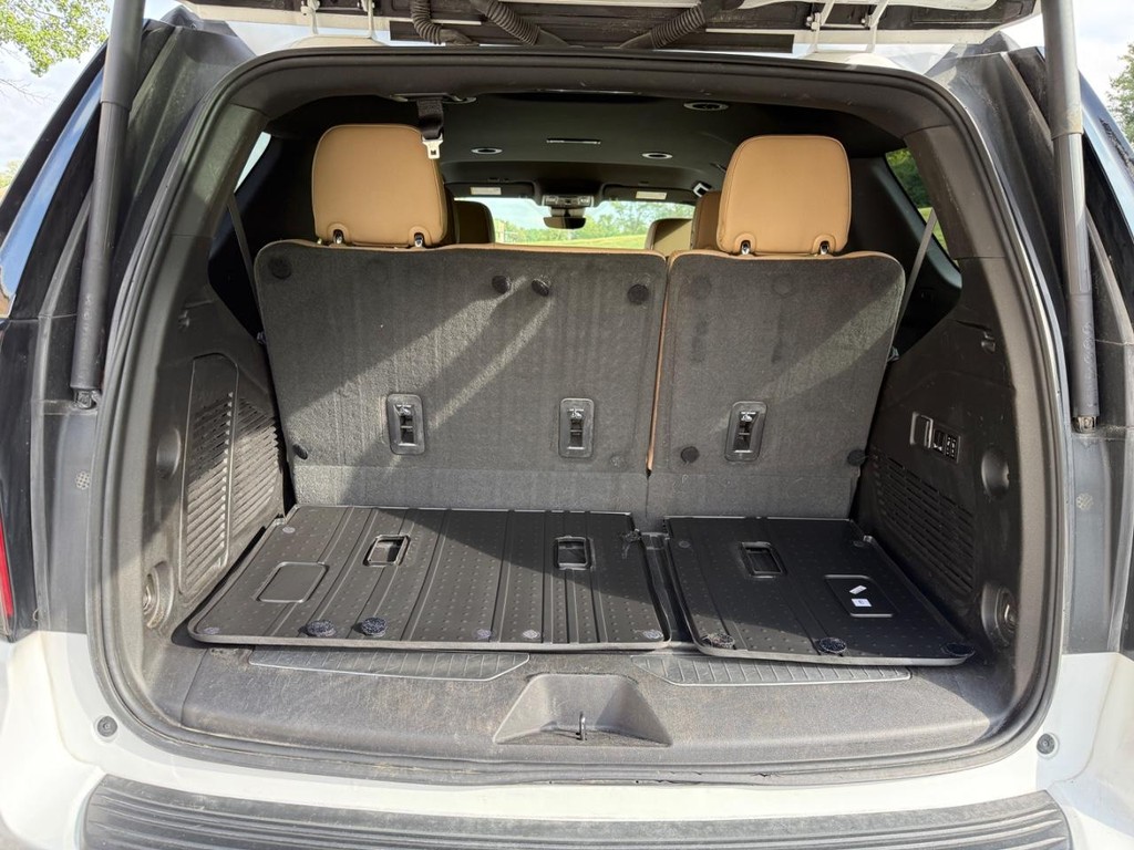 Chevrolet Tahoe Vehicle Full-screen Gallery Image 04