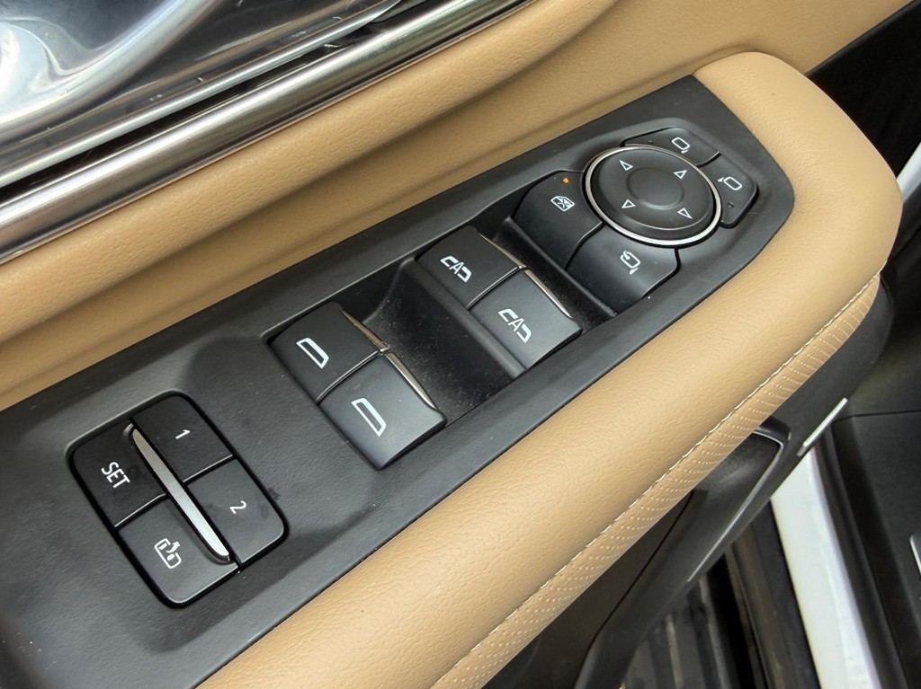 Chevrolet Tahoe Vehicle Full-screen Gallery Image 16
