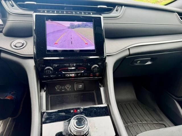 Jeep Grand Cherokee Vehicle Full-screen Gallery Image 09