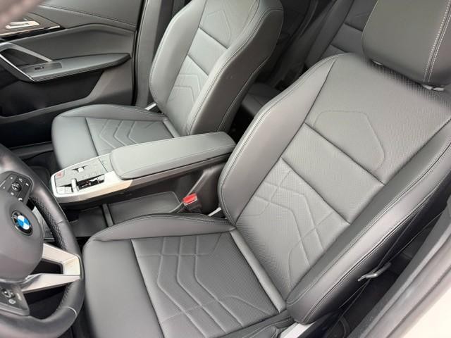 BMW X1 Vehicle Full-screen Gallery Image 07
