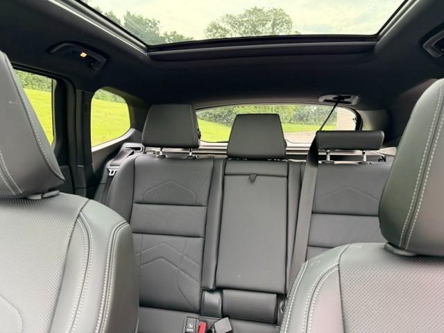 BMW X1 Vehicle Full-screen Gallery Image 08