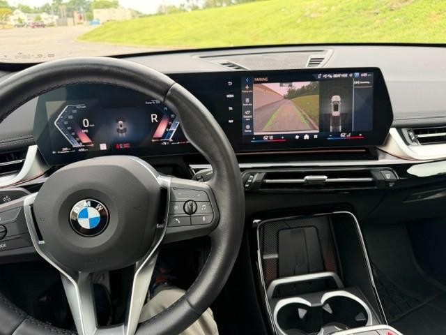 BMW X1 Vehicle Full-screen Gallery Image 10