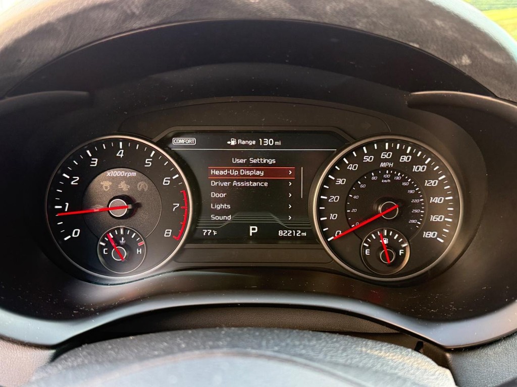 Kia Stinger Vehicle Full-screen Gallery Image 20