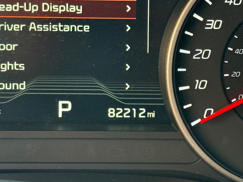 Kia Stinger Vehicle Full-screen Gallery Image 21