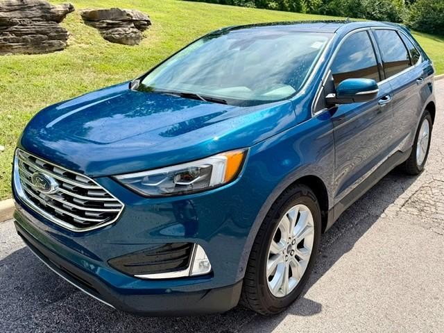 Ford Edge Vehicle Full-screen Gallery Image 02