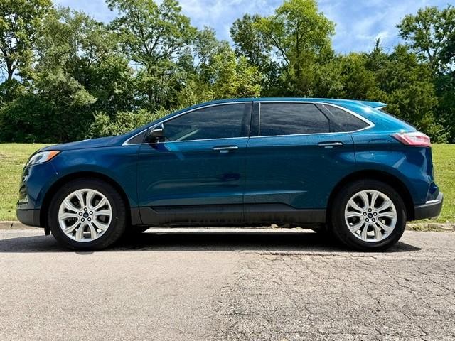 Ford Edge Vehicle Full-screen Gallery Image 05