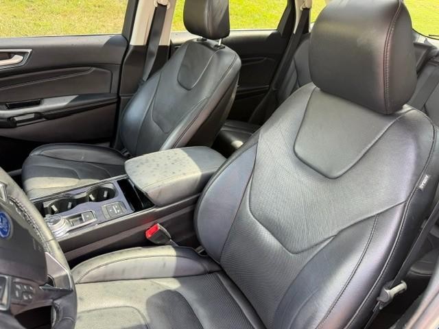 Ford Edge Vehicle Full-screen Gallery Image 07