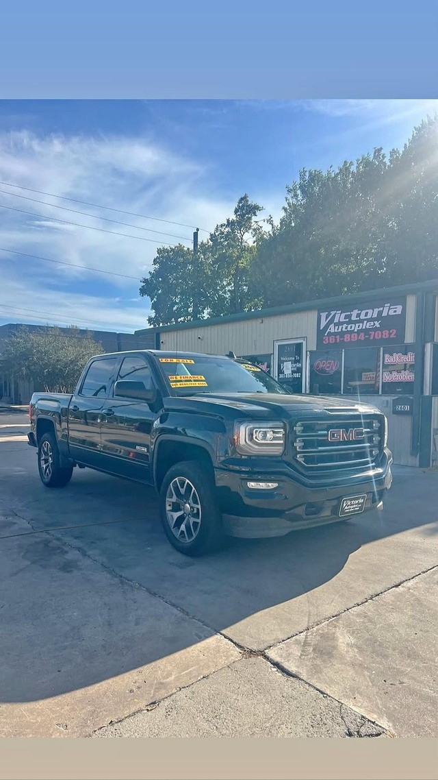 GMC Sierra 1500 4WD SLT Crew Cab - Victoria TX