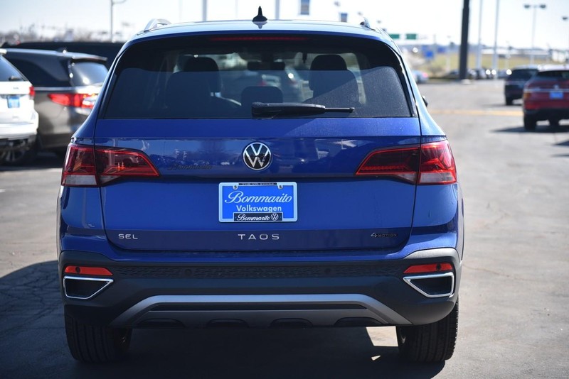 Volkswagen Taos Vehicle Image 06