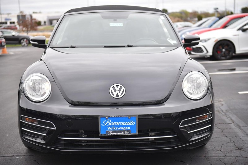 Volkswagen Beetle Convertible Vehicle Image 04