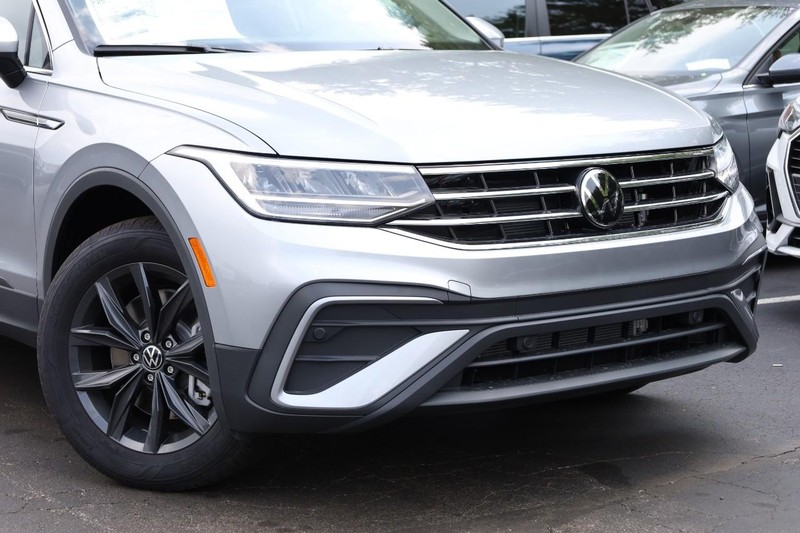 Volkswagen Tiguan Vehicle Image 03