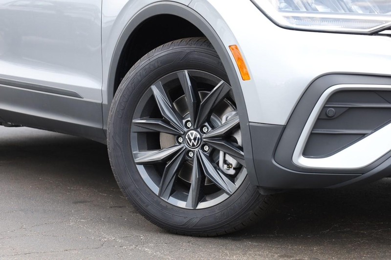 Volkswagen Tiguan Vehicle Image 04