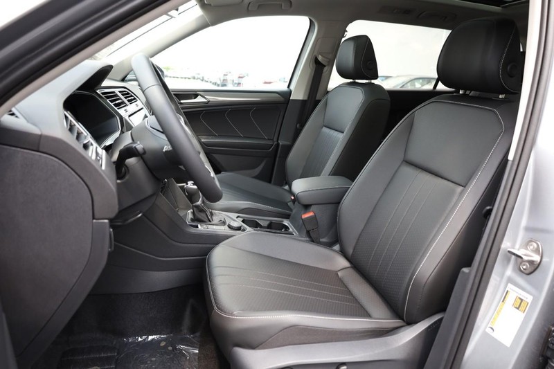 Volkswagen Tiguan Vehicle Image 09
