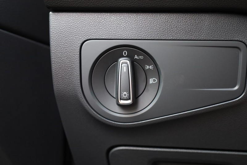 Volkswagen Tiguan Vehicle Image 10