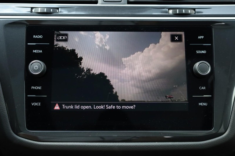Volkswagen Tiguan Vehicle Image 14