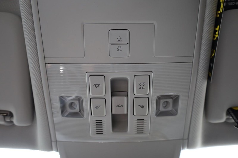Volkswagen Tiguan Vehicle Image 18