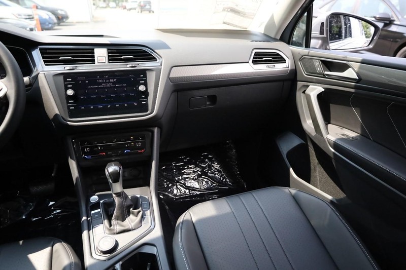 Volkswagen Tiguan Vehicle Image 24
