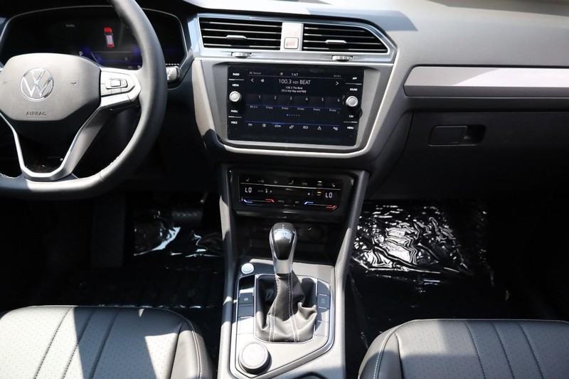Volkswagen Tiguan Vehicle Image 25