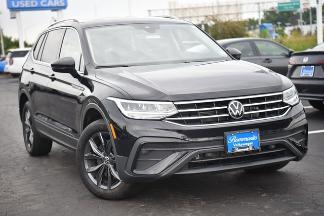 Used 2023 Volkswagen Tiguan SE with VIN 3VV3B7AX8PM113814 for sale in Hazelwood, MO